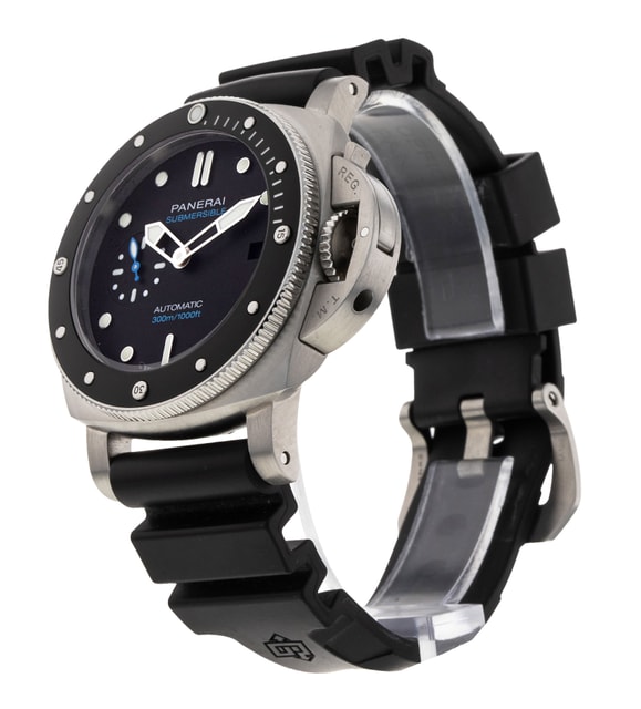 Panerai Submersible PAM00683 Image 2